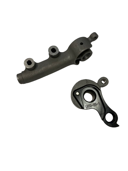 Cast dropout thru axle with eyelett.
